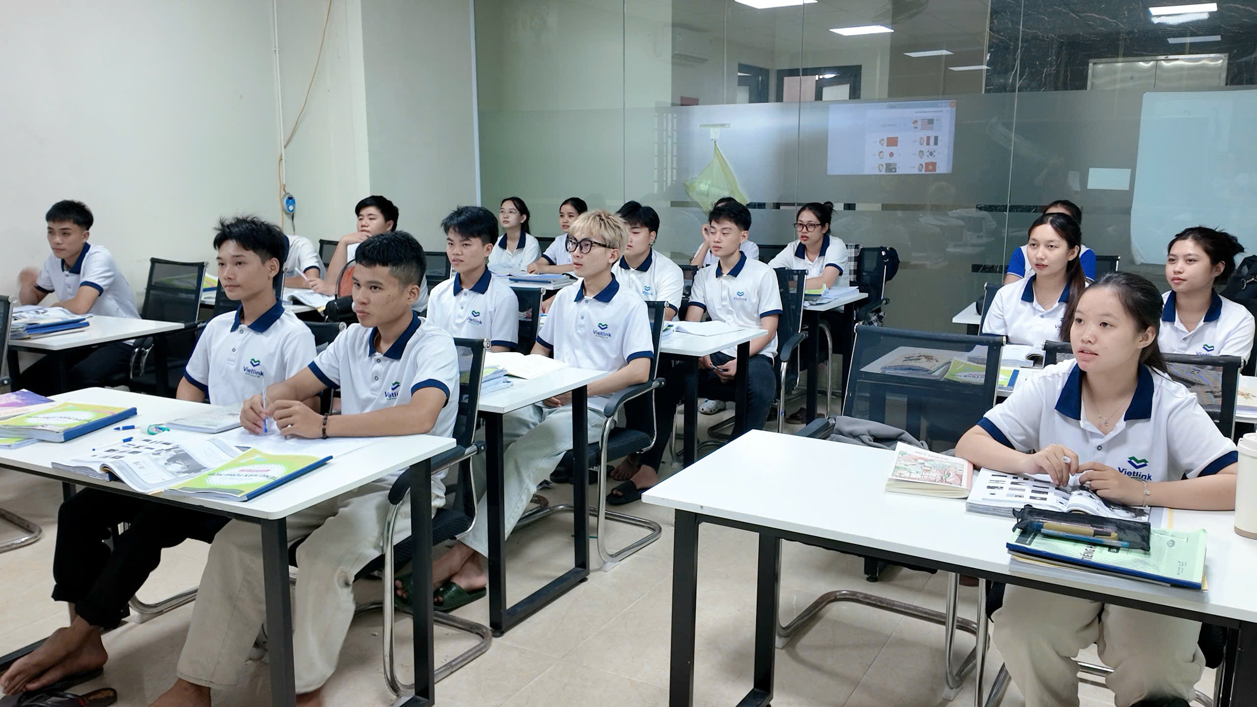 Lớp học tại Vietlink