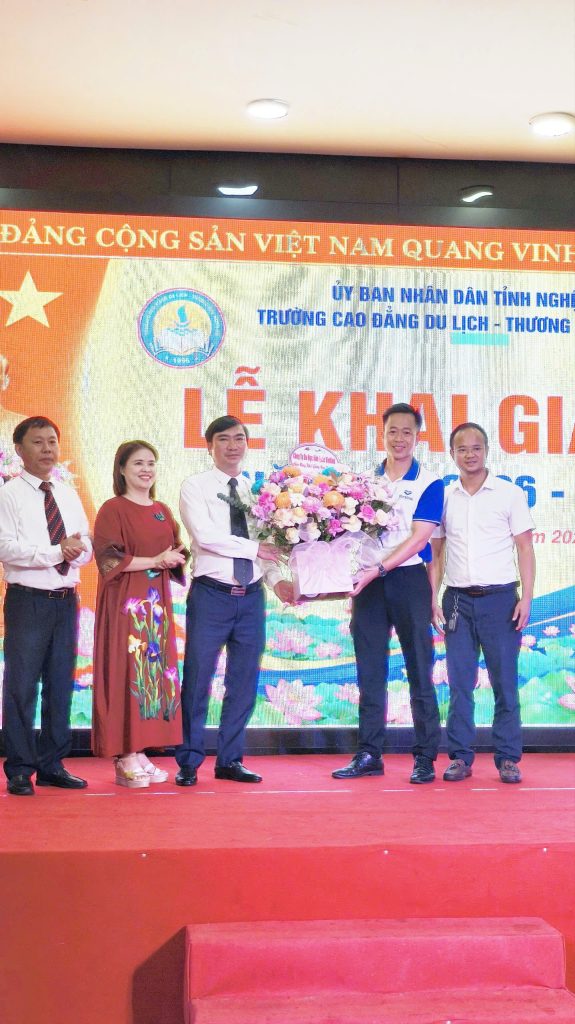 🎓🇻🇳 VIETLINK VINH DỰ ĐỒNG HÀNH CÙNG THỀM NĂM HỌC MỚI! 🇰🇷✨ 1 Ai89pA2OzcgNggk6vmtXxo3S17887456164591788745616459 1788744282901 207541864174217125 7442530773716576781 8def010fc27280b2042dcdfa3f16d9ce